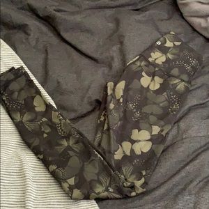Lululemon Rare Camo Leggings!!